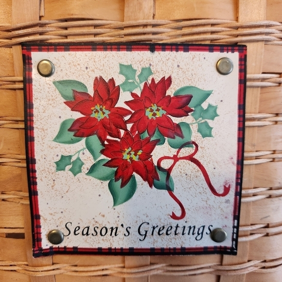 Mistletoe Christmas Basket With "Season's Greetings" Metal Riveted Sign On Front - Picture 3 of 10
